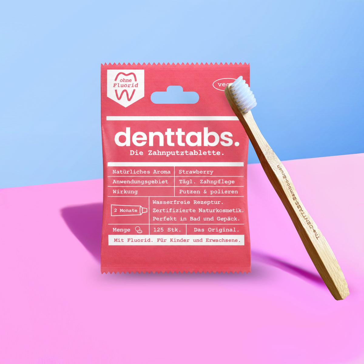 Denttabs Kids Set Strawberry mit Zahnputztabletten und Kinder-Bambuszahnbürste.