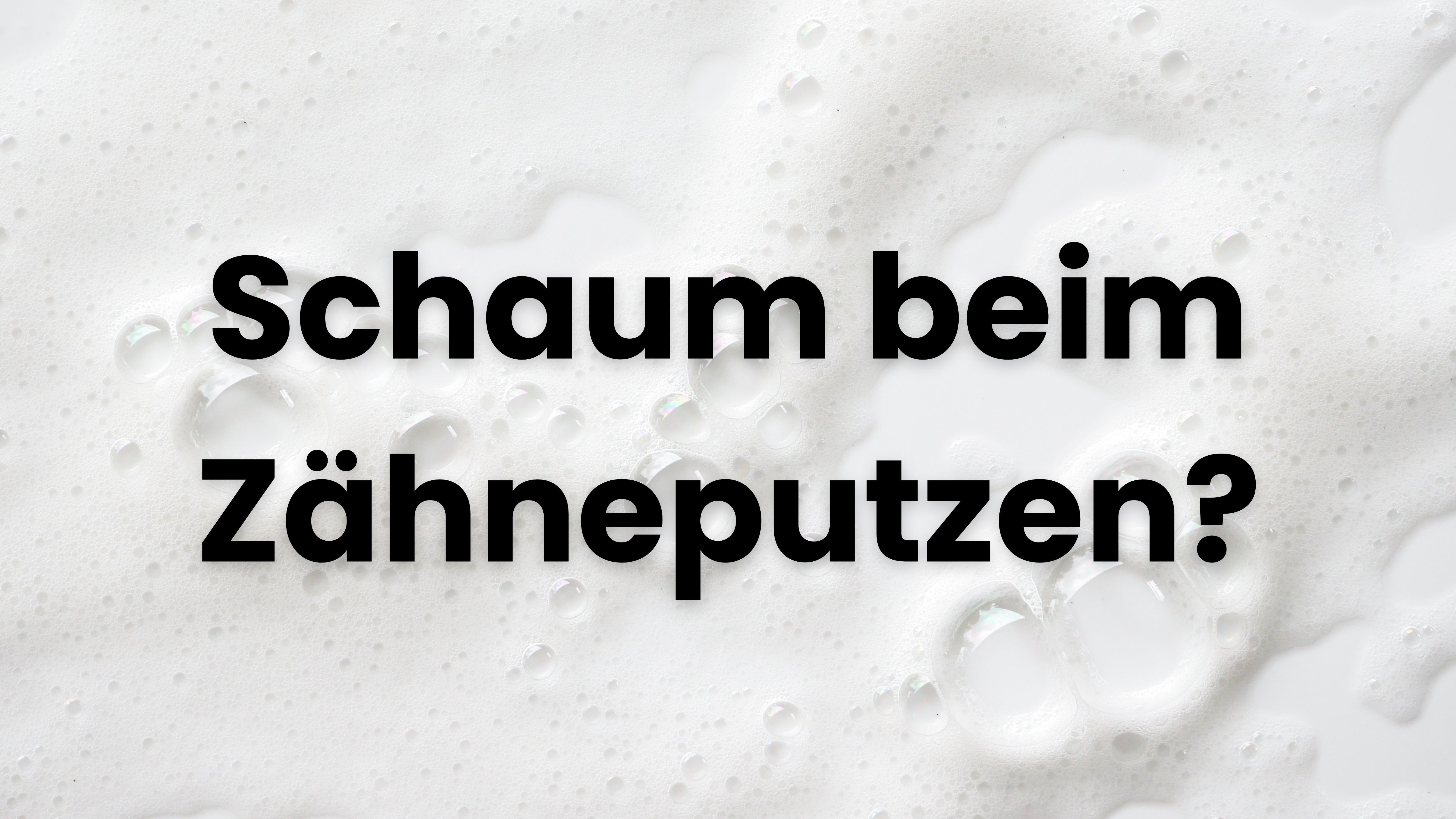 Video laden: Schaum beim Zähneputzen ist unnötig. Denttabs funktionieren ohne Schaum. Axel Kaiser erklärt wieso.