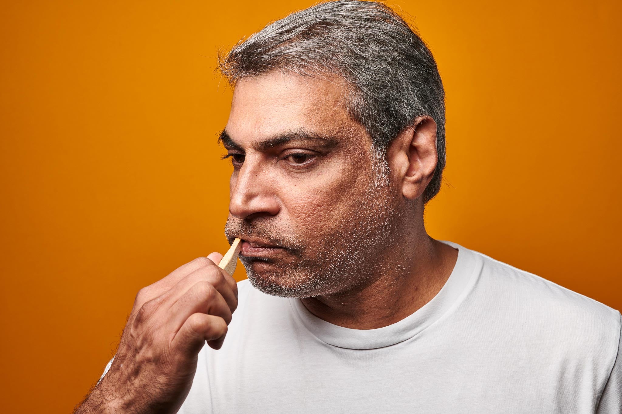 Bambuszahnbürste zur Glattpolitur von Zähnen mit Denttabs Zahnputztabletten für Kariesschutz